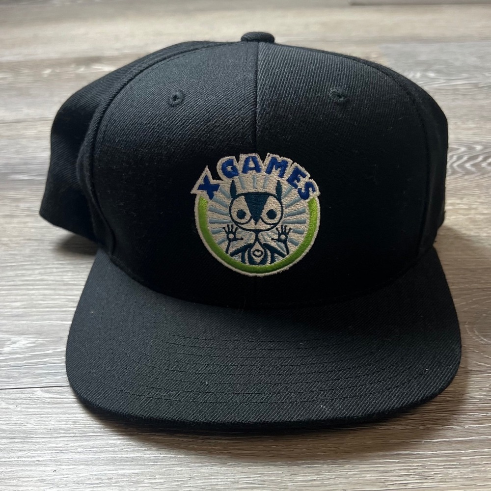 X Games Snapback Hat Mens OSFM Black Embroidered Flat Brim Skater Cap AQ45